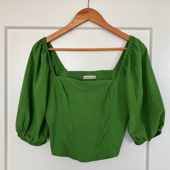 Abercrombie & Fitch Tops - Abercrombie & Fitch A&F Puff Sleeve Corset
Squareneck Size Medium Top in Green💚